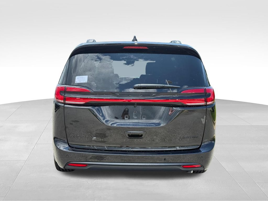 New 2027 Chrysler Pacifica Limited w/ S Appearance Package FWD image 26