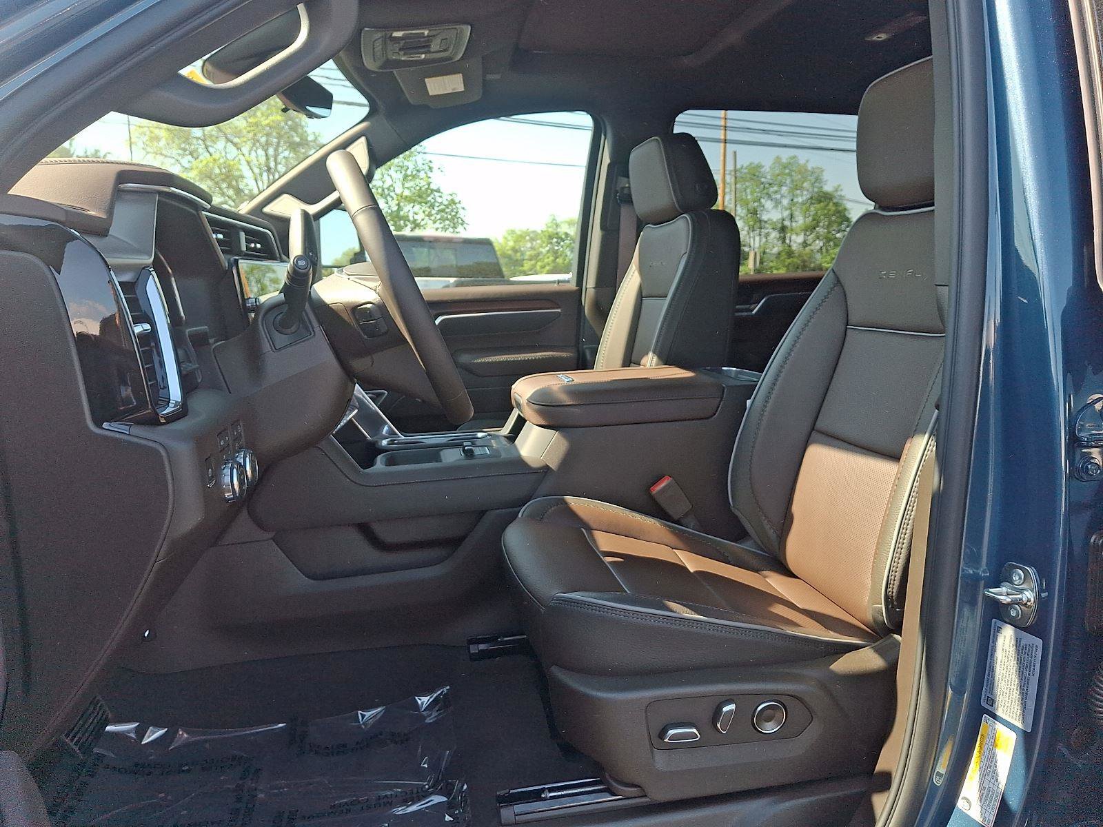 New 2026 GMC Sierra 2500 Denali w/ Denali Reserve Package AWD/4WD image 6