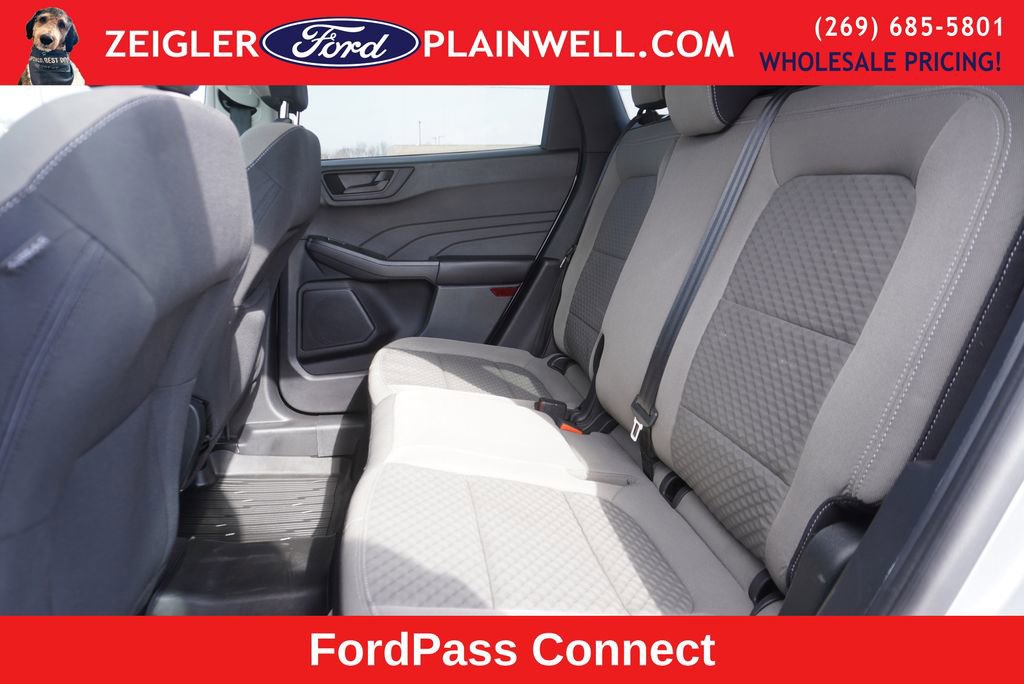 Used 2022 Ford Escape SE w/ Cold Weather Package image 11