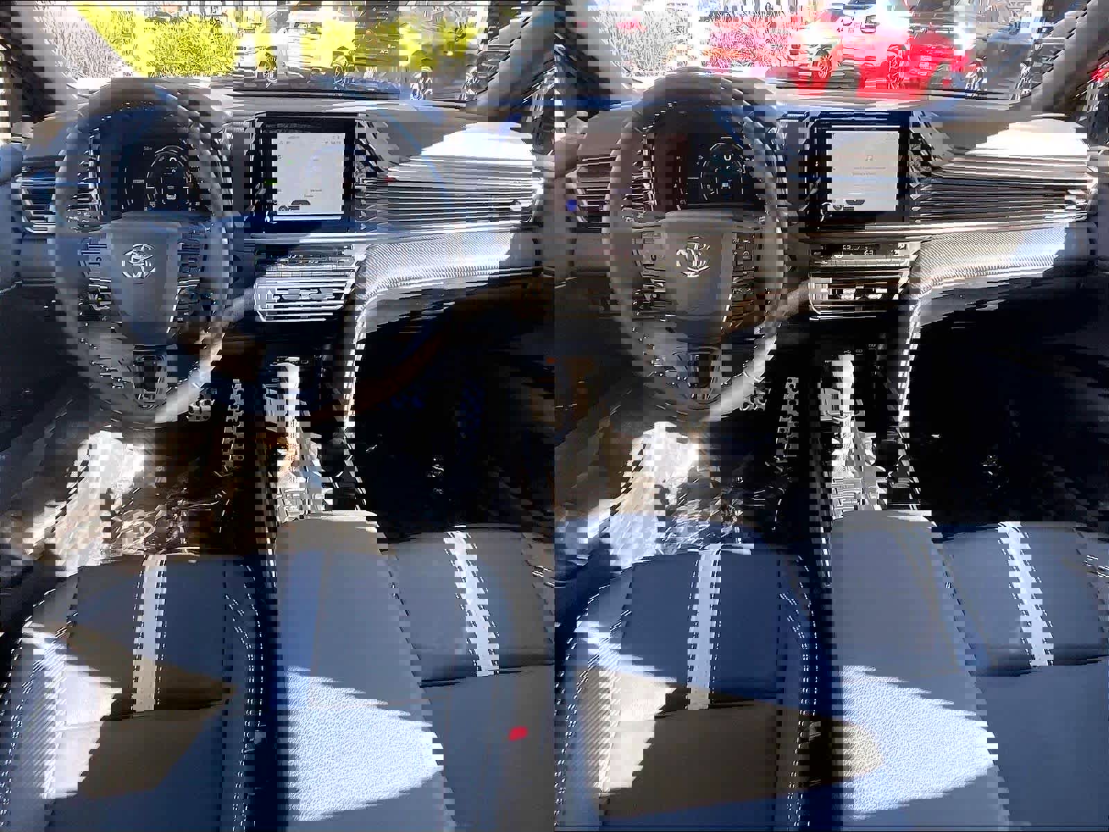 Used 2025 Toyota Camry SE image 18