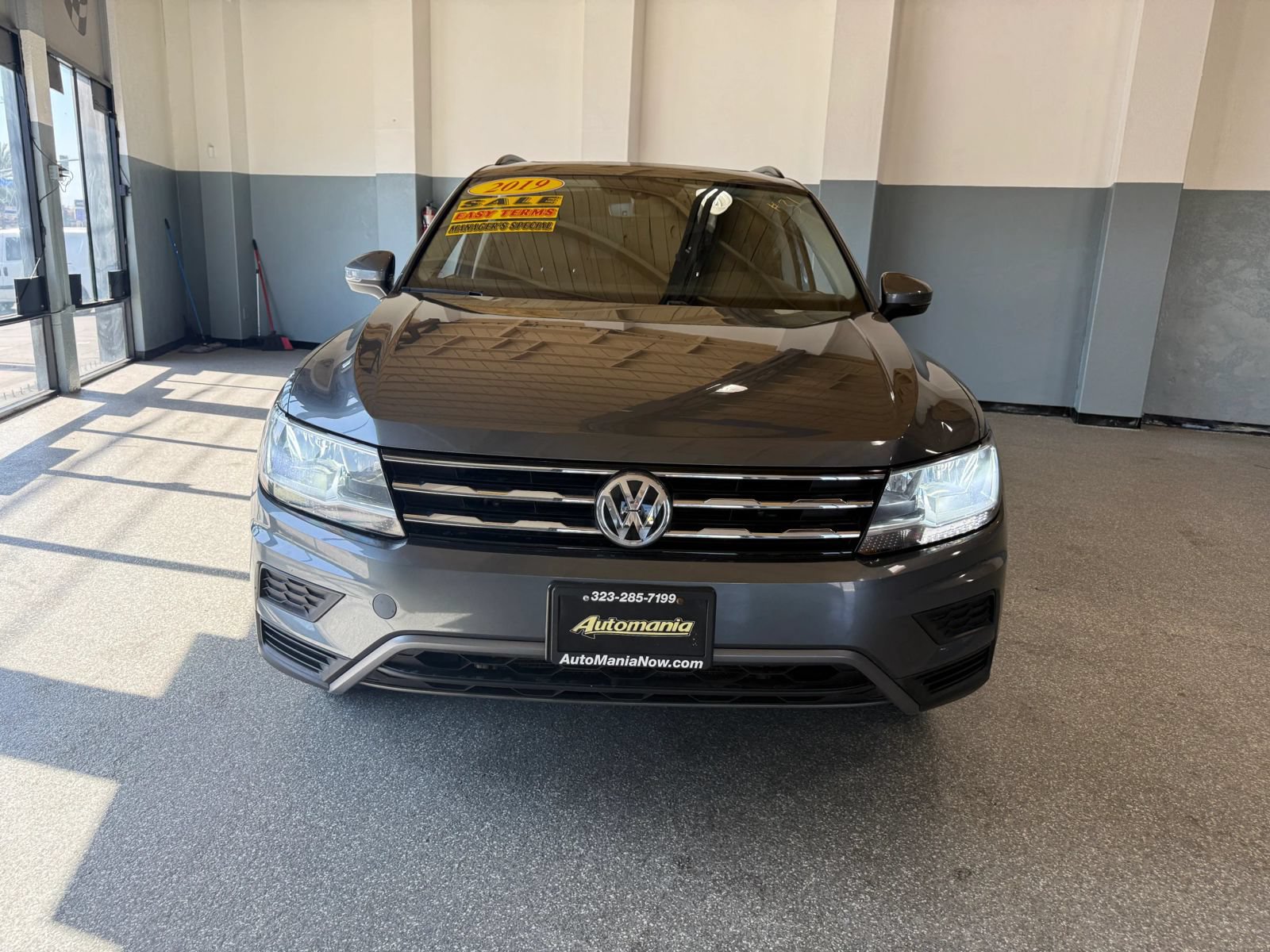 Used 2019 Volkswagen Tiguan SE w/ Panoramic Sunroof Package AWD/4WD image 2