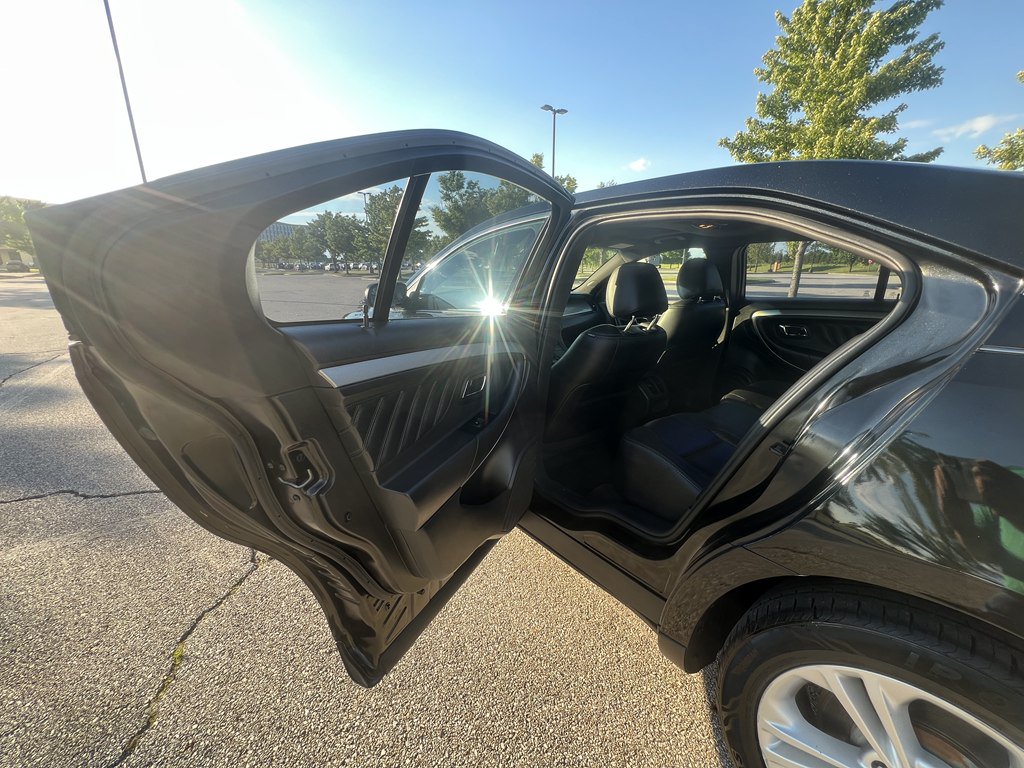 Used 2014 Ford Taurus SEL w/ Equipment Group 201A AWD/4WD image 14