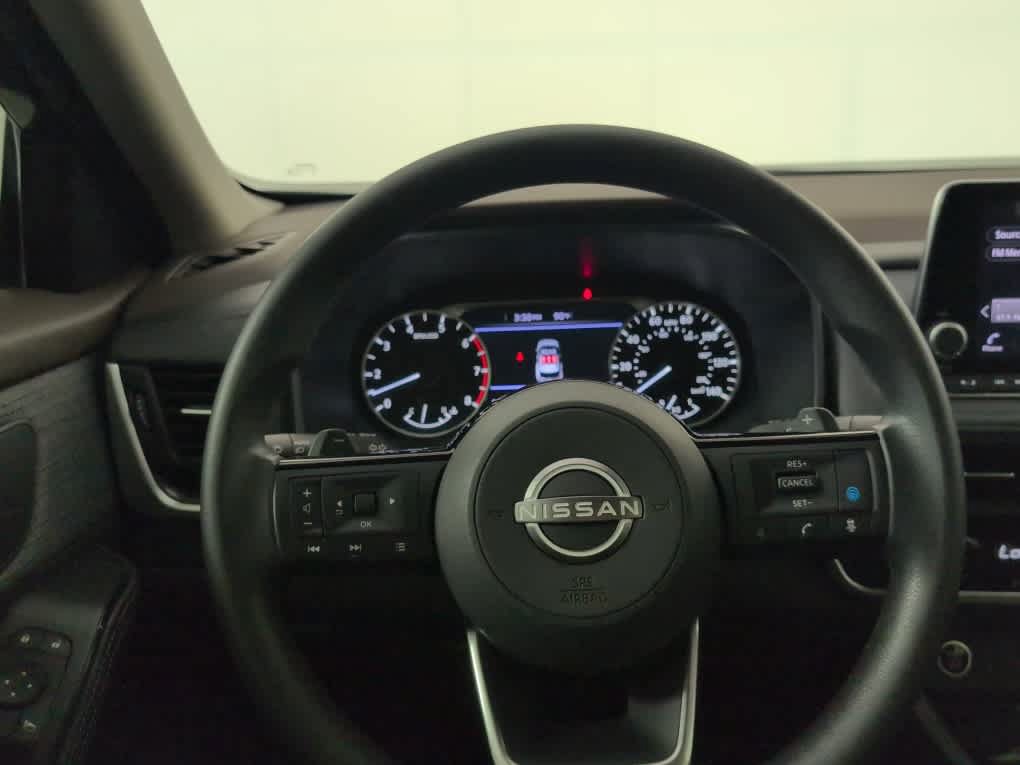 Used 2023 Nissan Rogue SV FWD image 15