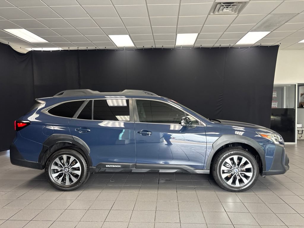 Used 2024 Subaru Outback Limited AWD/4WD image 2