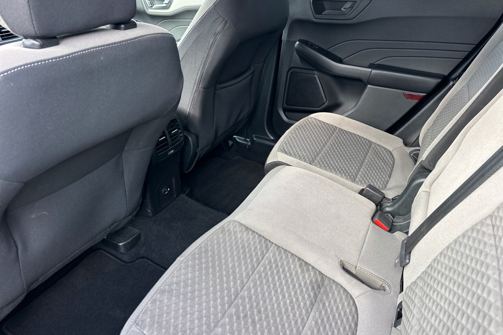 Used 2022 Ford Escape SE w/ SE Sport Appearance Package AWD/4WD image 11