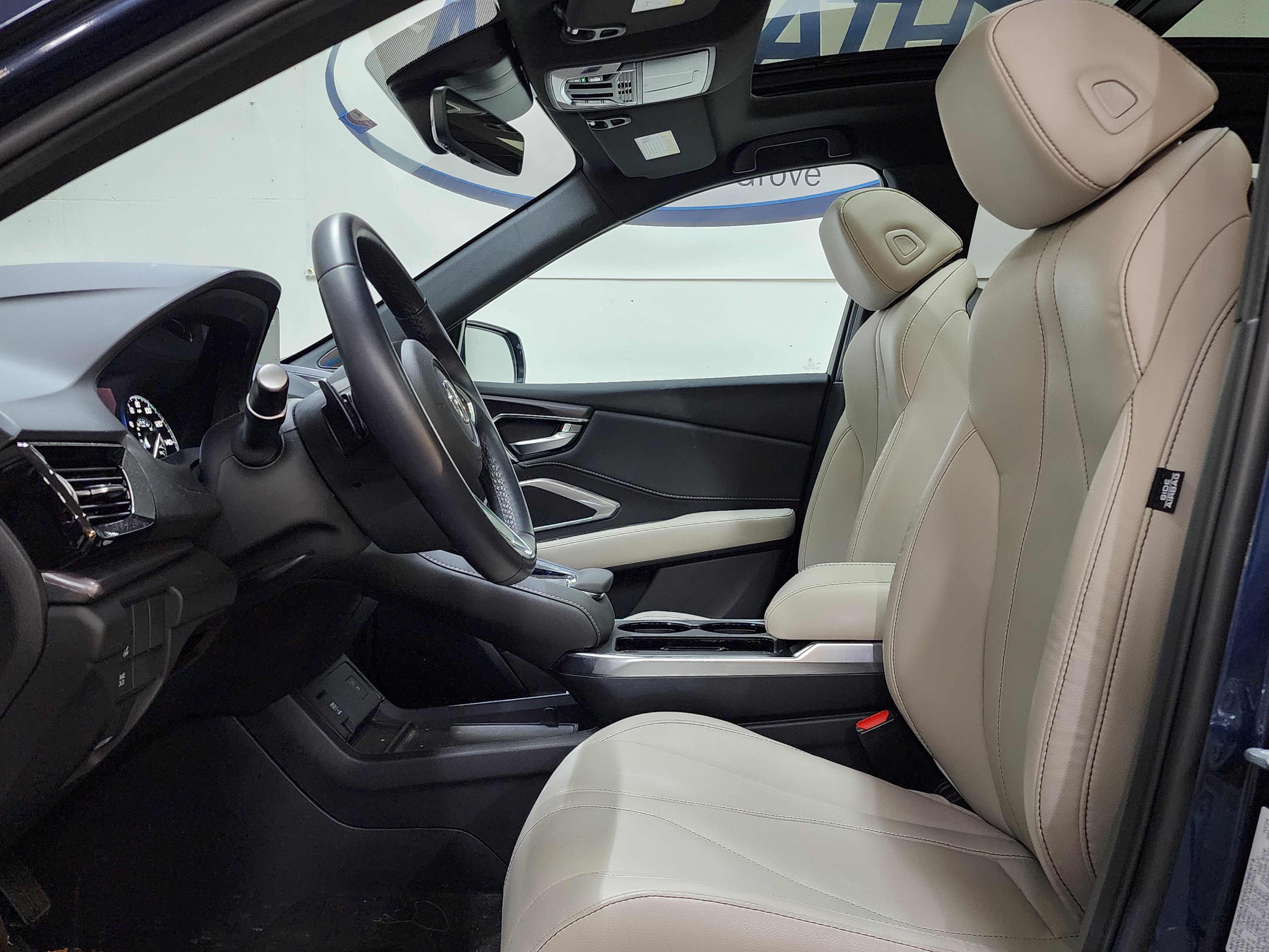 Certified 2025 Acura RDX SH-AWD image 12