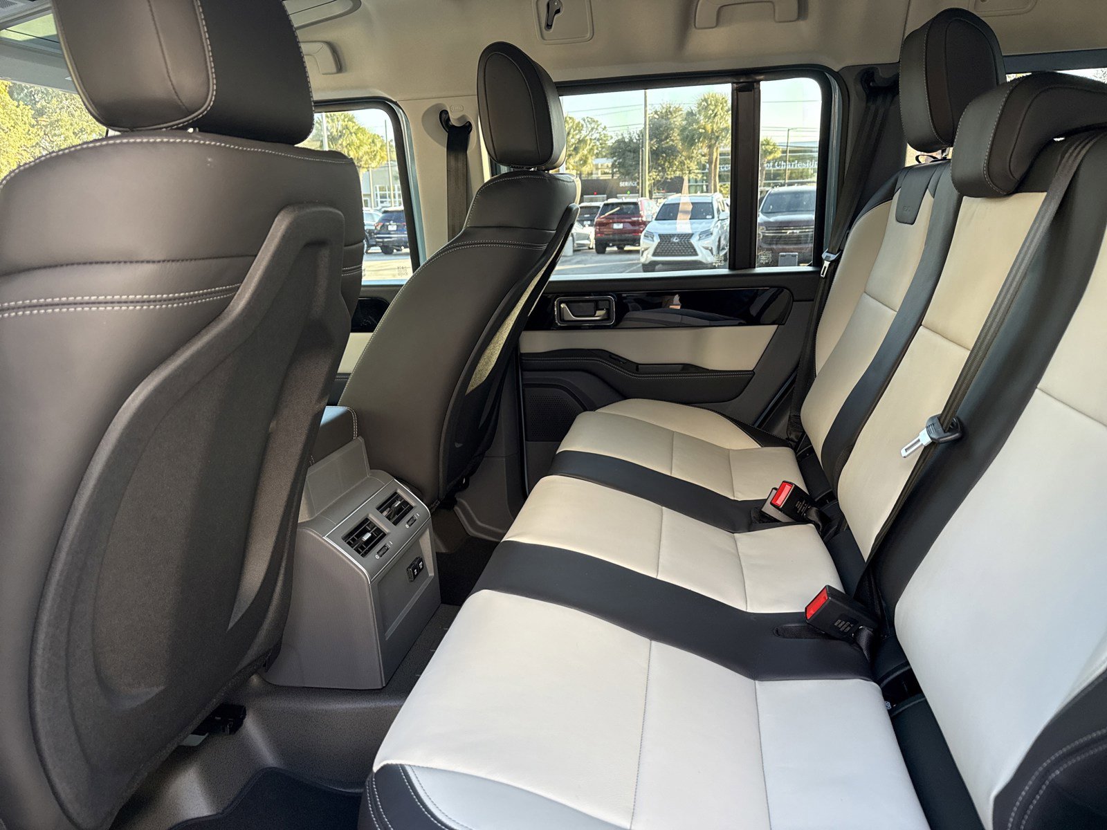 Used 2025 INEOS Grenadier AWD/4WD image 24