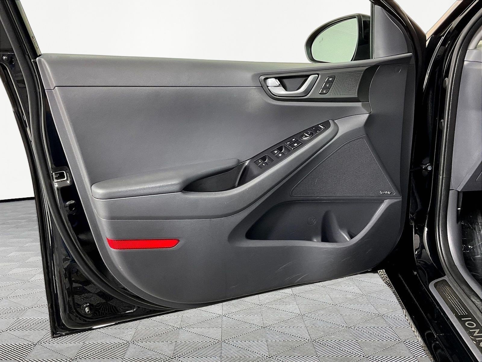 Used 2019 Hyundai Ioniq Limited FWD image 20