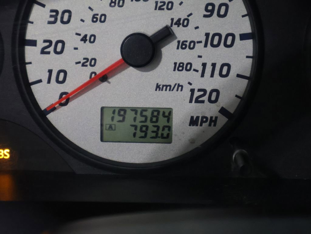 Used 2002 Nissan Pathfinder SE AWD/4WD image 32