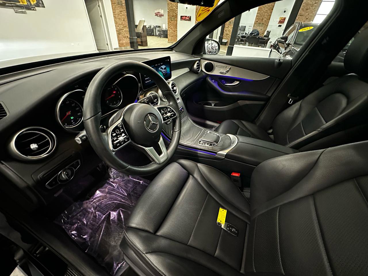 Used 2021 Mercedes-Benz GLC 300 4MATIC w/ Premium Package image 13