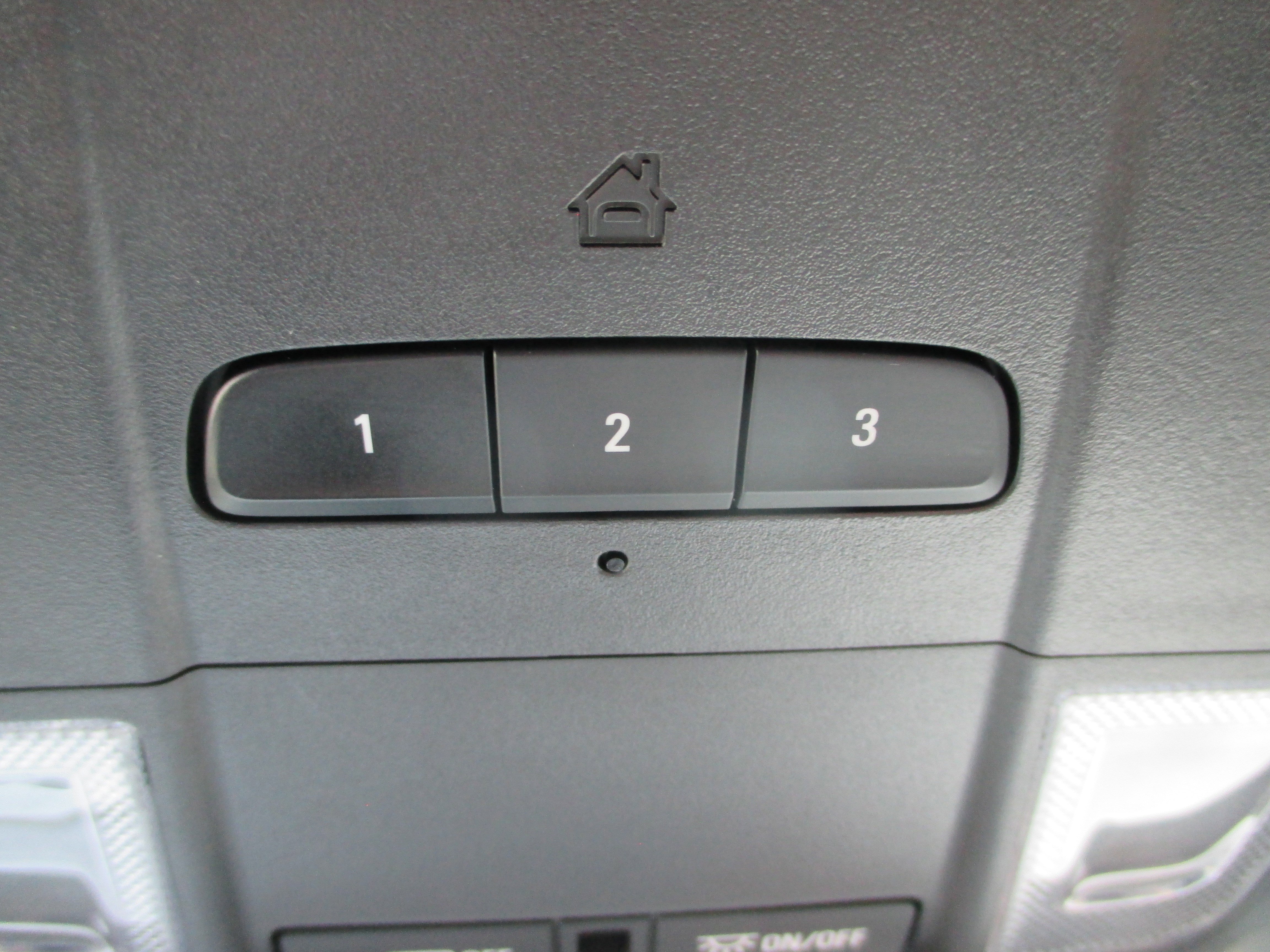 Used 2024 Buick Enclave Essence w/ Sport Touring Edition FWD image 19