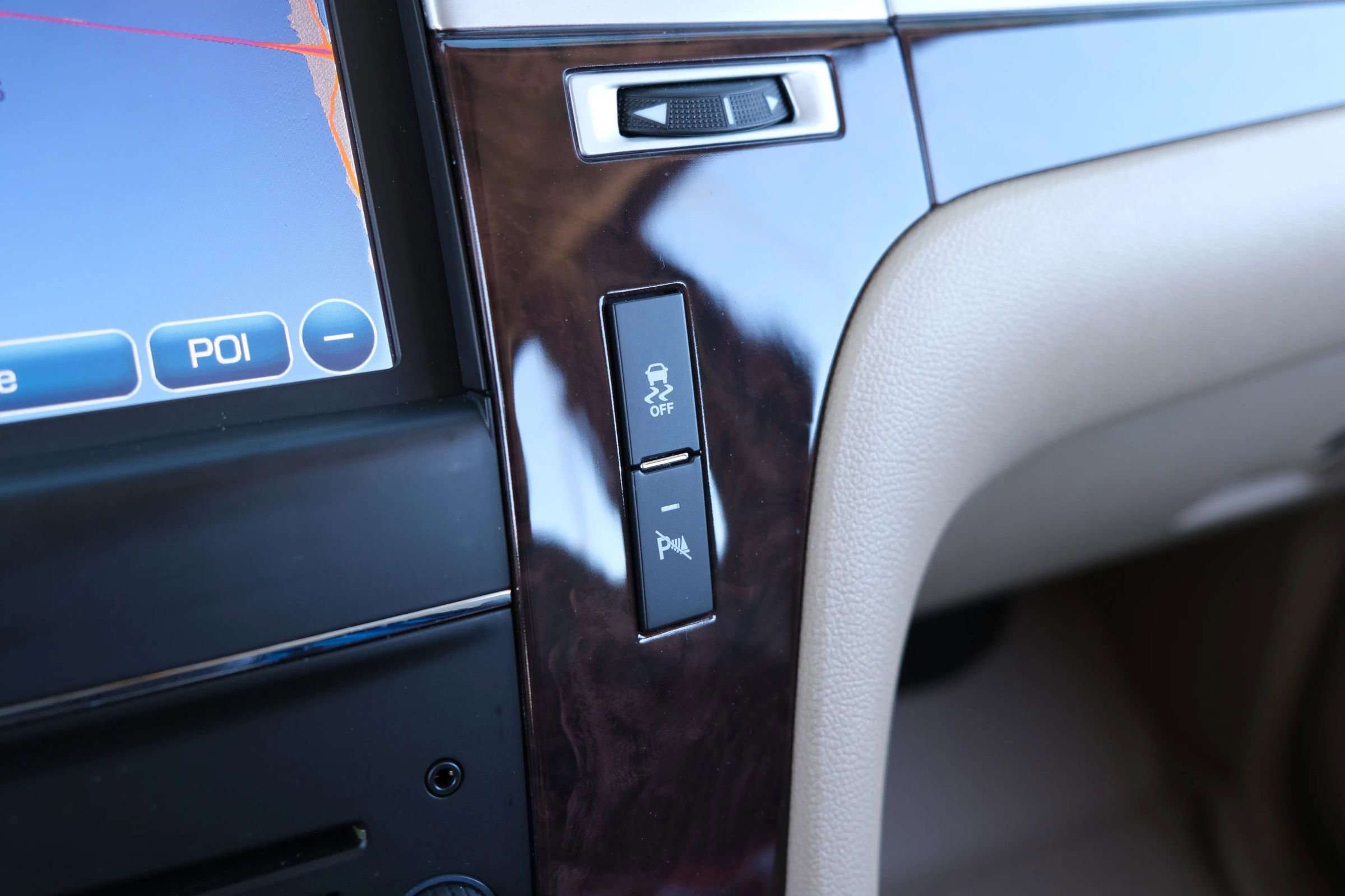 Used 2013 Cadillac Escalade EXT Premium image 48