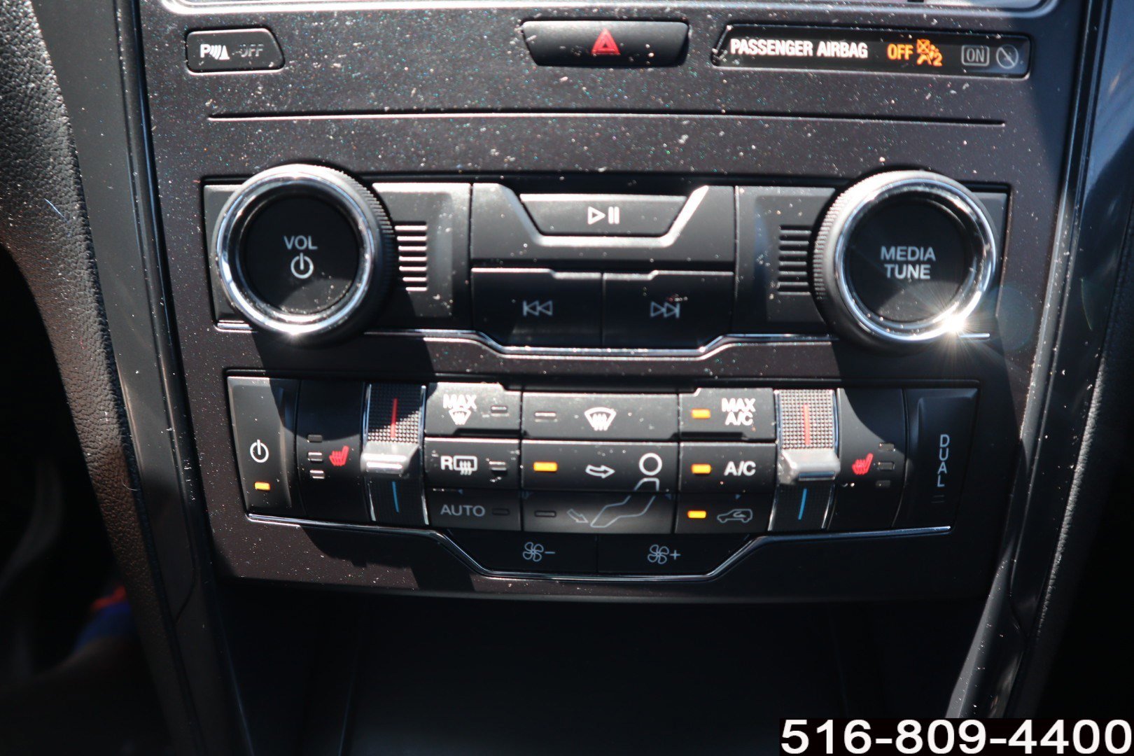 Used 2018 Ford Explorer XLT w/ Equipment Group 202A AWD/4WD image 21