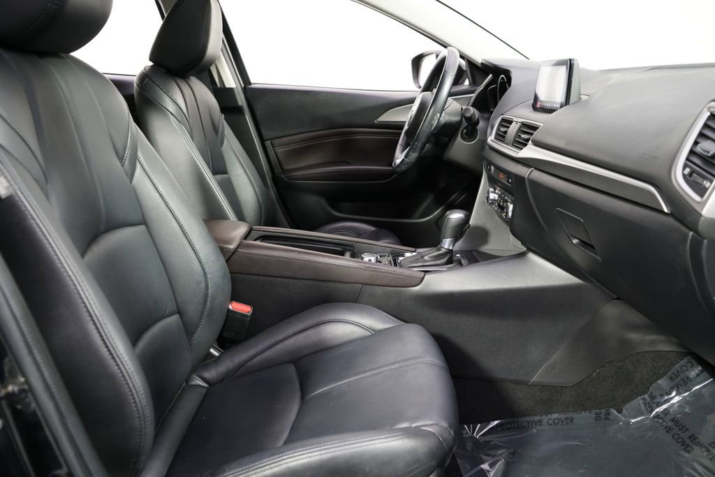 Used 2017 MAZDA MAZDA3 Touring FWD image 16