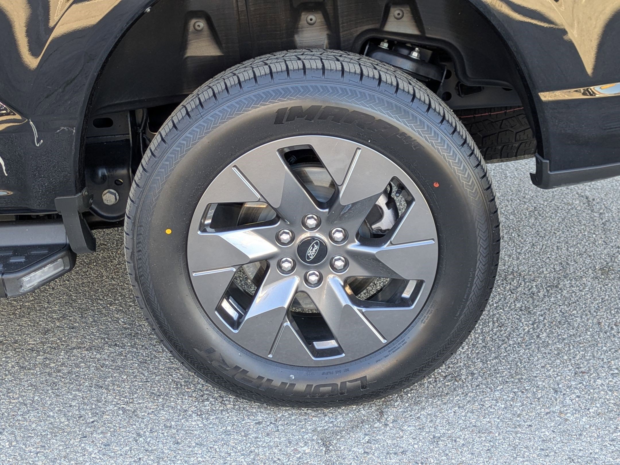 Used 2023 Ford F150 Lightning Lariat image 9