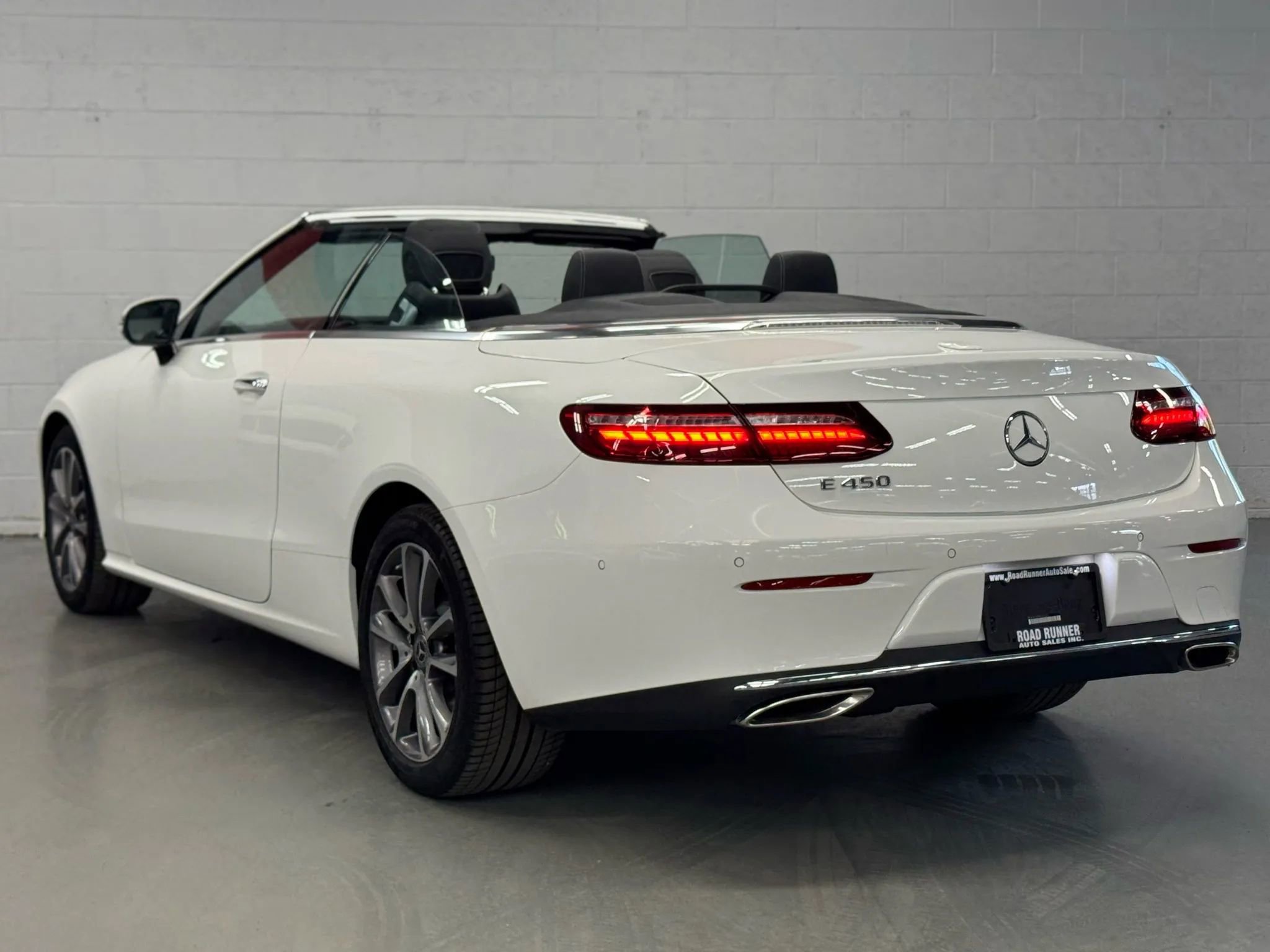Used 2023 Mercedes-Benz E 450 Cabriolet image 7