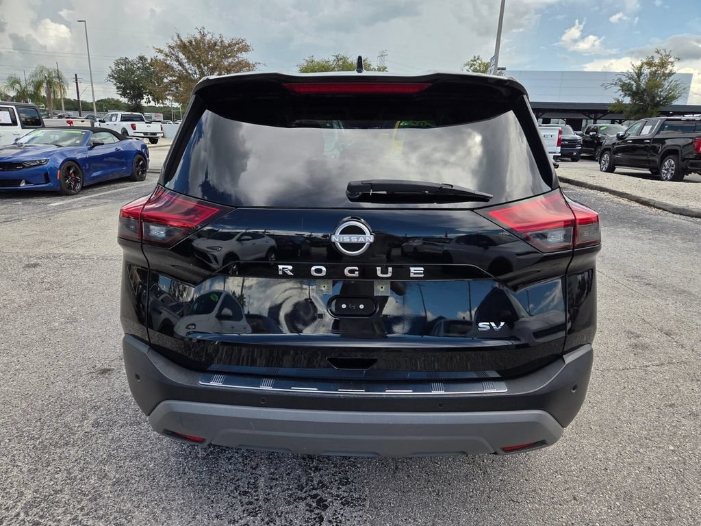 Used 2022 Nissan Rogue SV FWD image 11