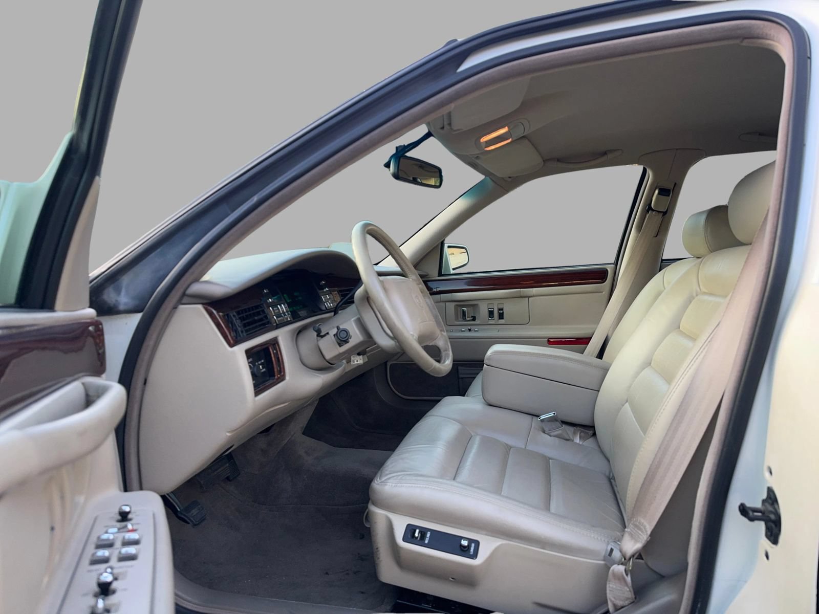 Used 1994 Cadillac De Ville Concours FWD image 12