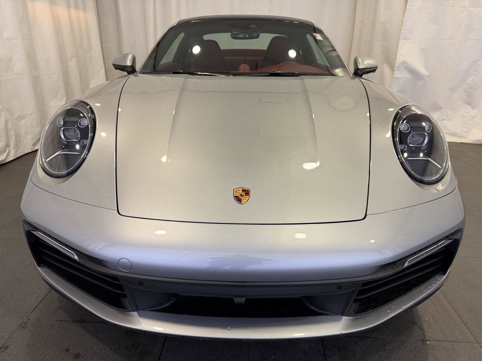 Used 2022 Porsche 911 Carrera image 6