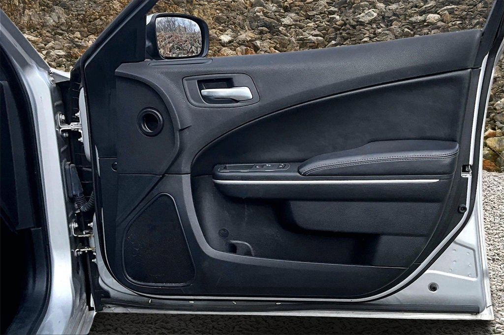 Used 2020 Dodge Charger SXT w/ Leather Interior Group image 19