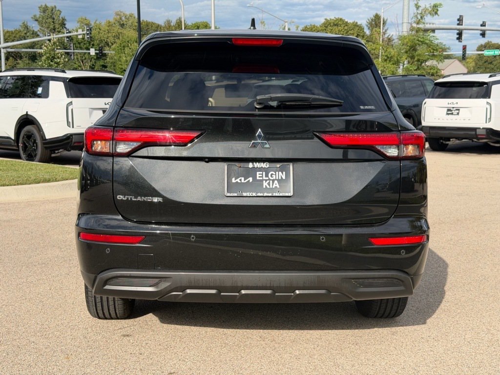 Used 2022 Mitsubishi Outlander ES AWD/4WD image 4