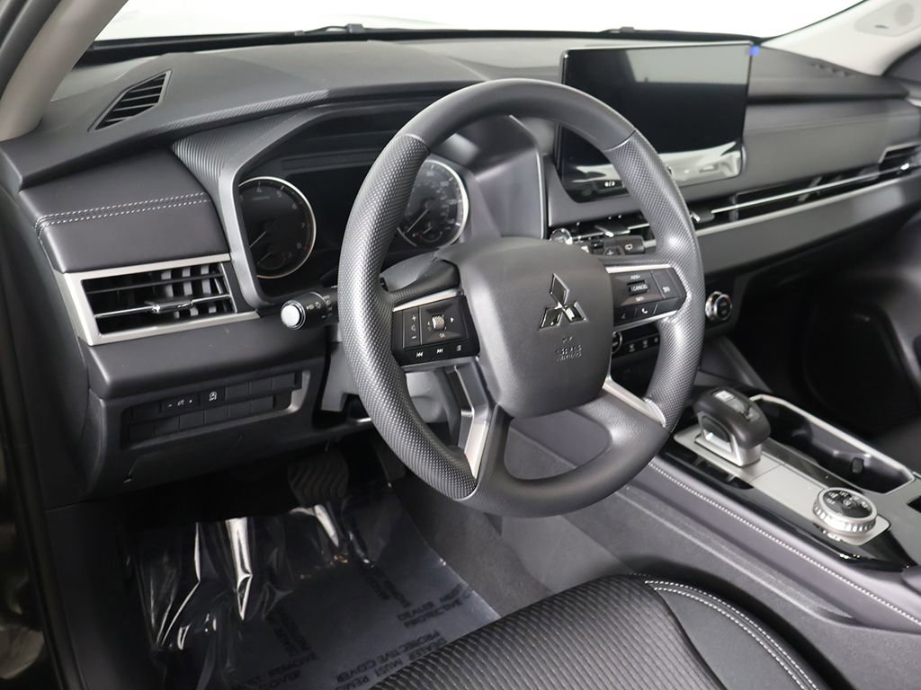 New 2026 Mitsubishi Outlander ES FWD image 24