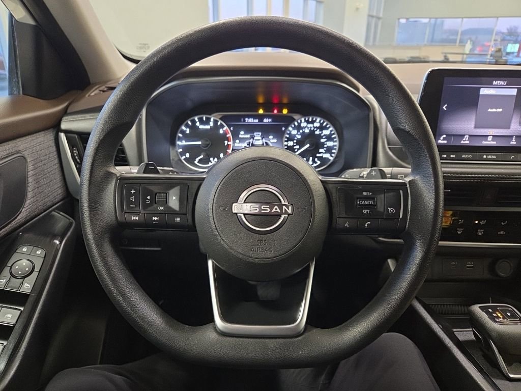 Used 2023 Nissan Rogue S image 22