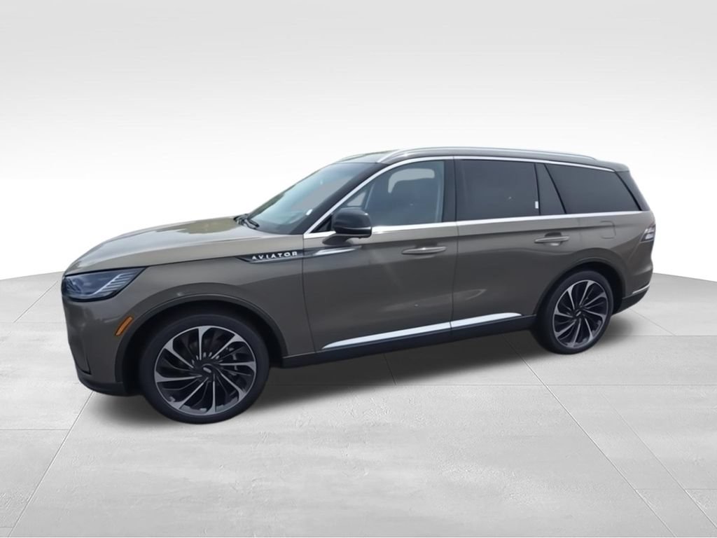 Used 2025 Lincoln Aviator Reserve w/ Equipment Group 201A AWD/4WD image 4