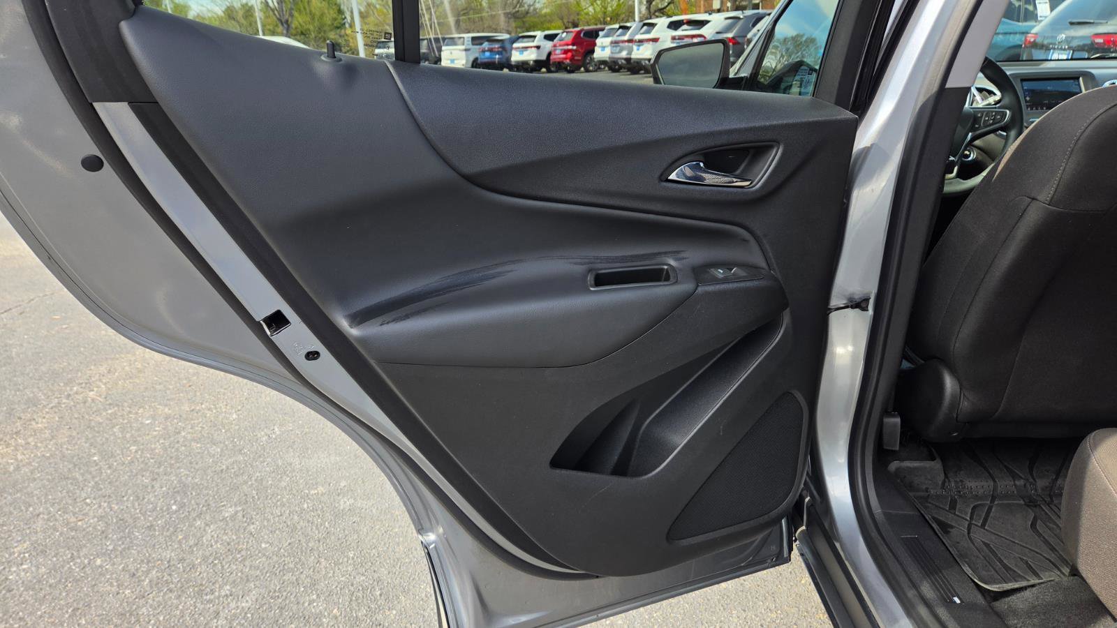 Used 2023 Chevrolet Equinox LT image 32