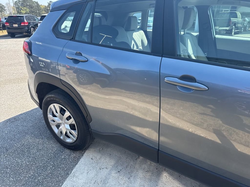 Used 2025 Toyota Corolla Cross L image 7