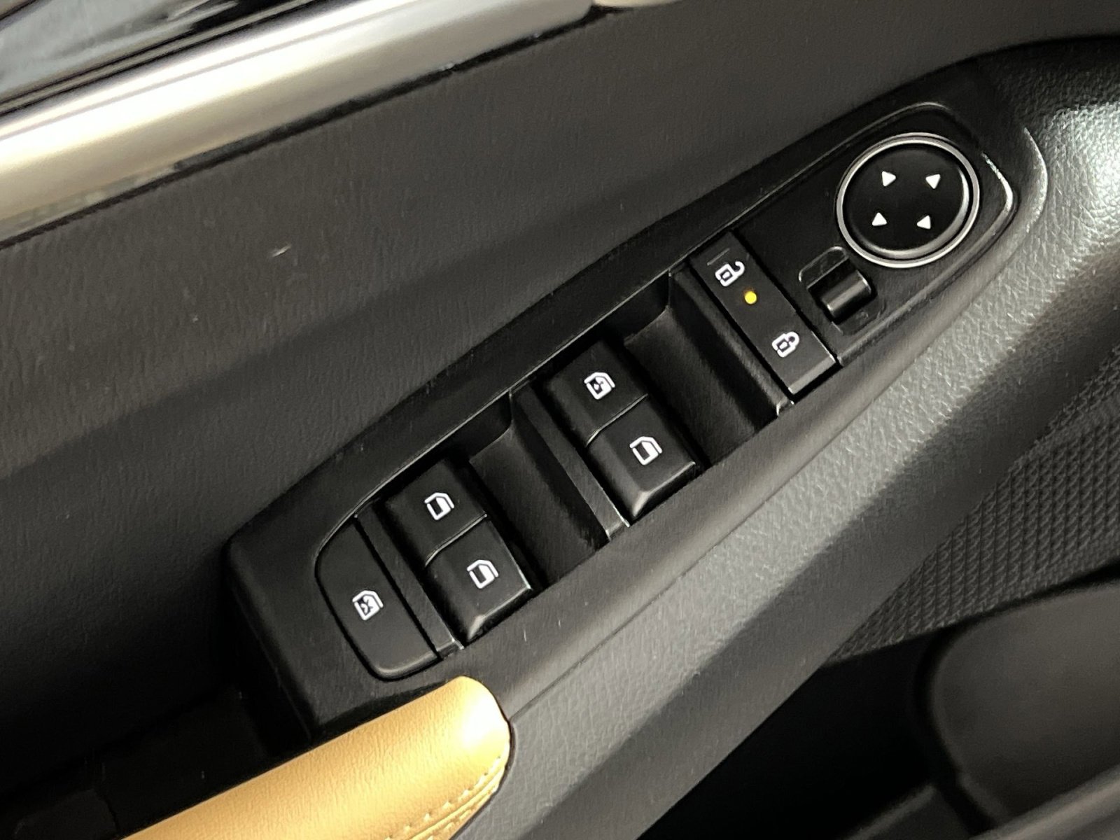 Used 2024 Kia Seltos EX image 13