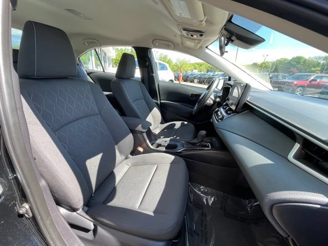 Used 2025 Toyota Corolla LE FWD image 27