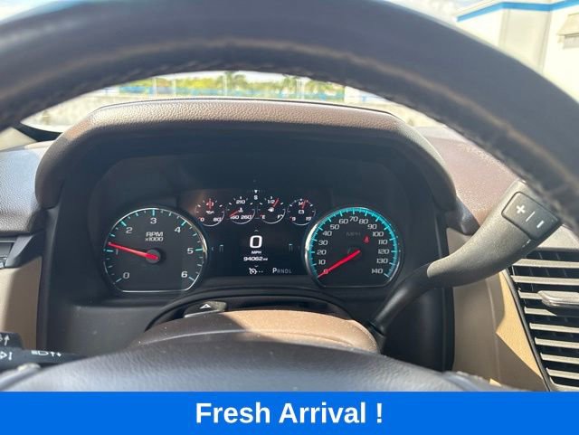 Used 2017 GMC Yukon SLT RWD image 2