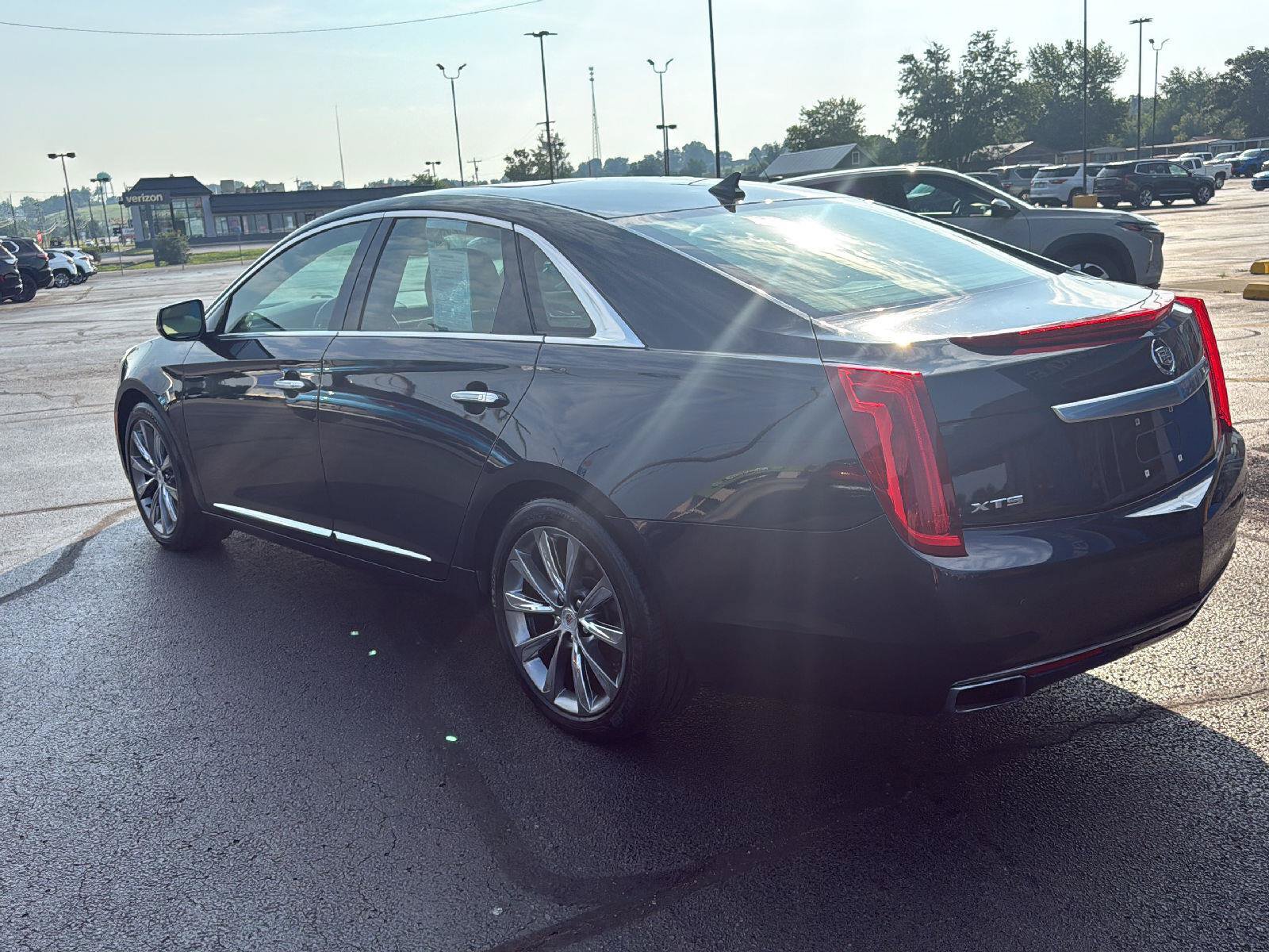 Used 2013 Cadillac XTS Luxury w/ Driver Awareness Package FWD image 3