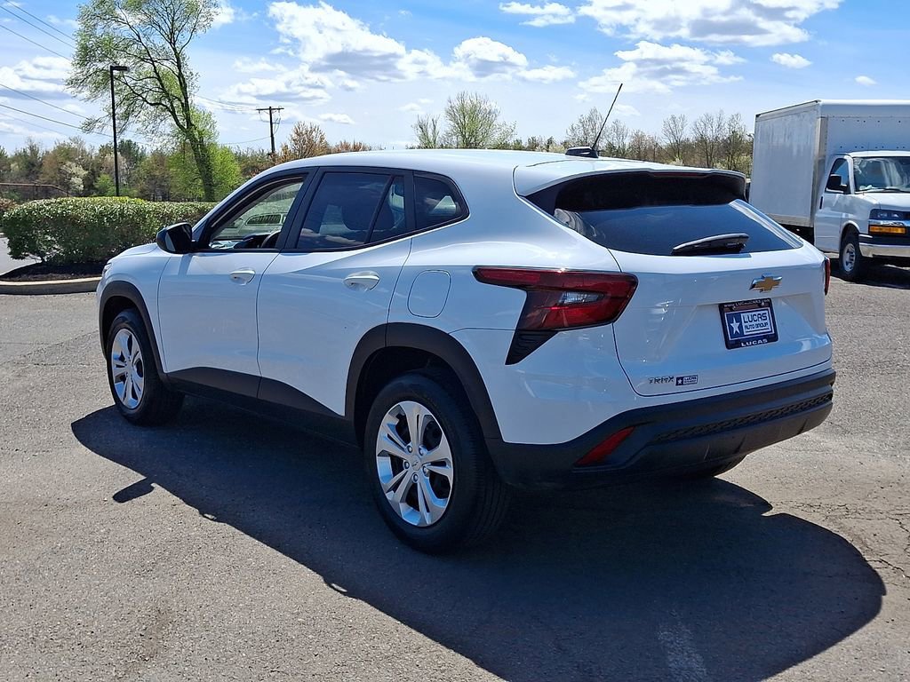 Used 2024 Chevrolet Trax LS image 8