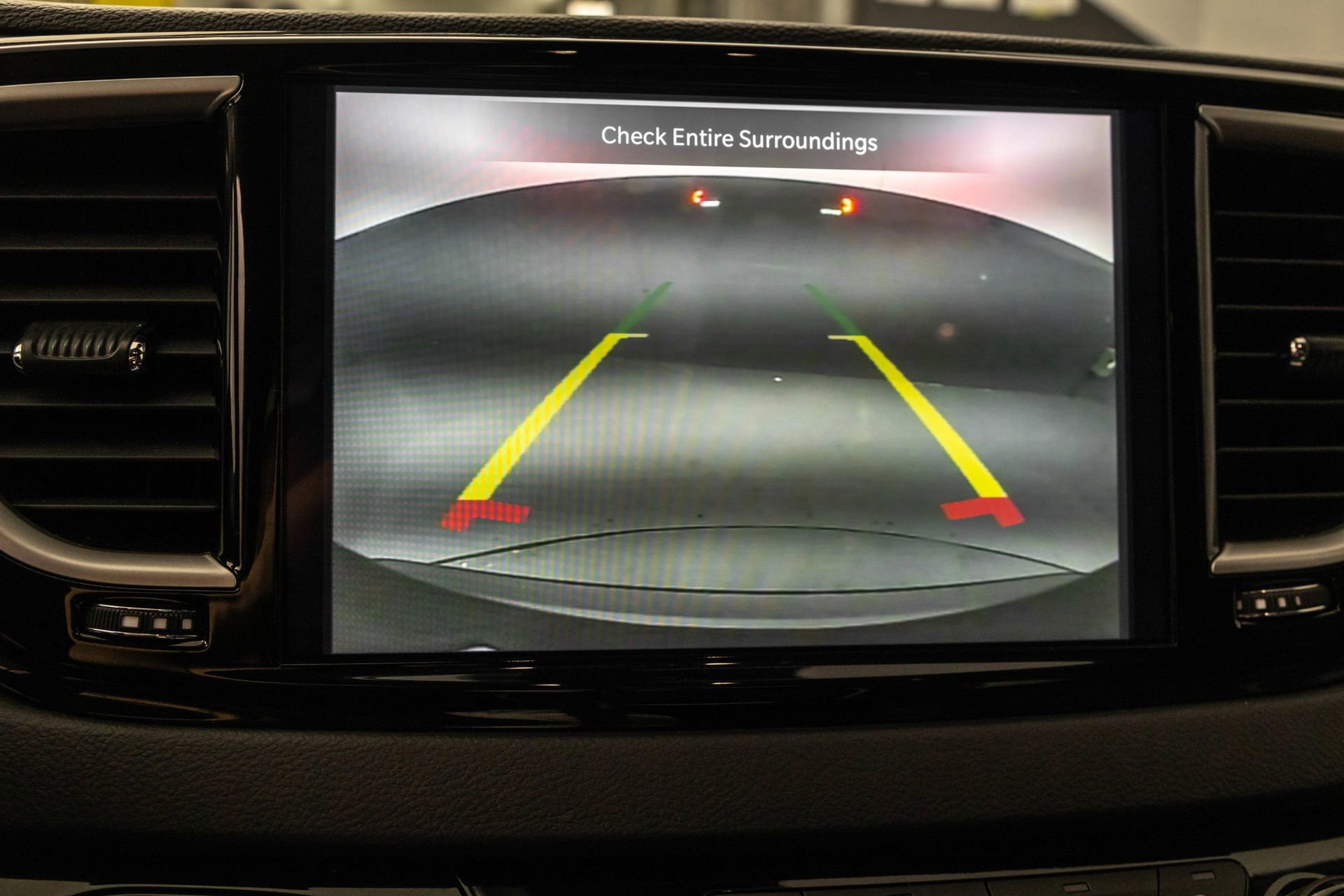 Used 2023 Chrysler Pacifica Touring-L image 26