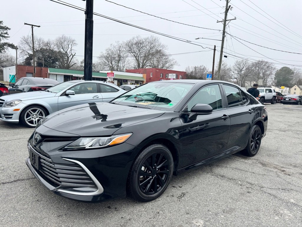 Used 2024 Toyota Camry LE image 2