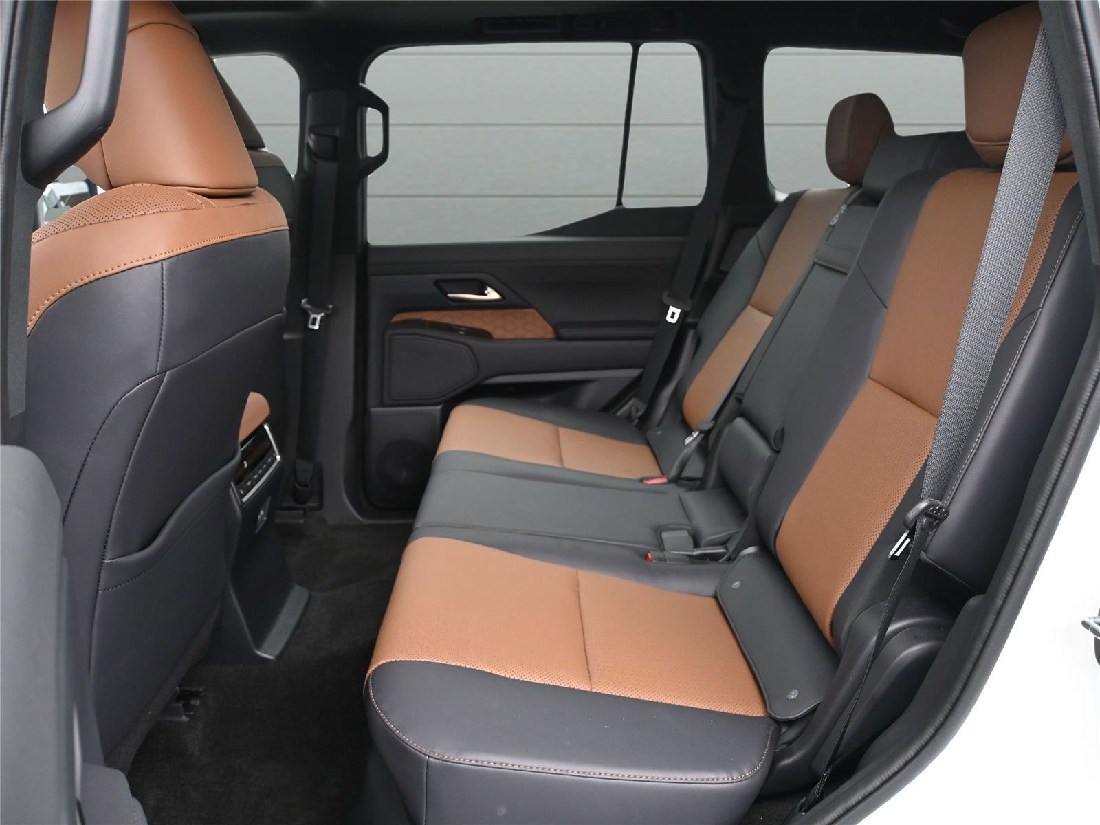 Used 2024 Lexus GX 550 image 8