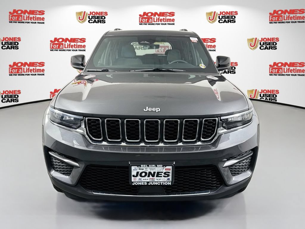 Used 2025 Jeep Grand Cherokee Laredo X AWD/4WD image 12