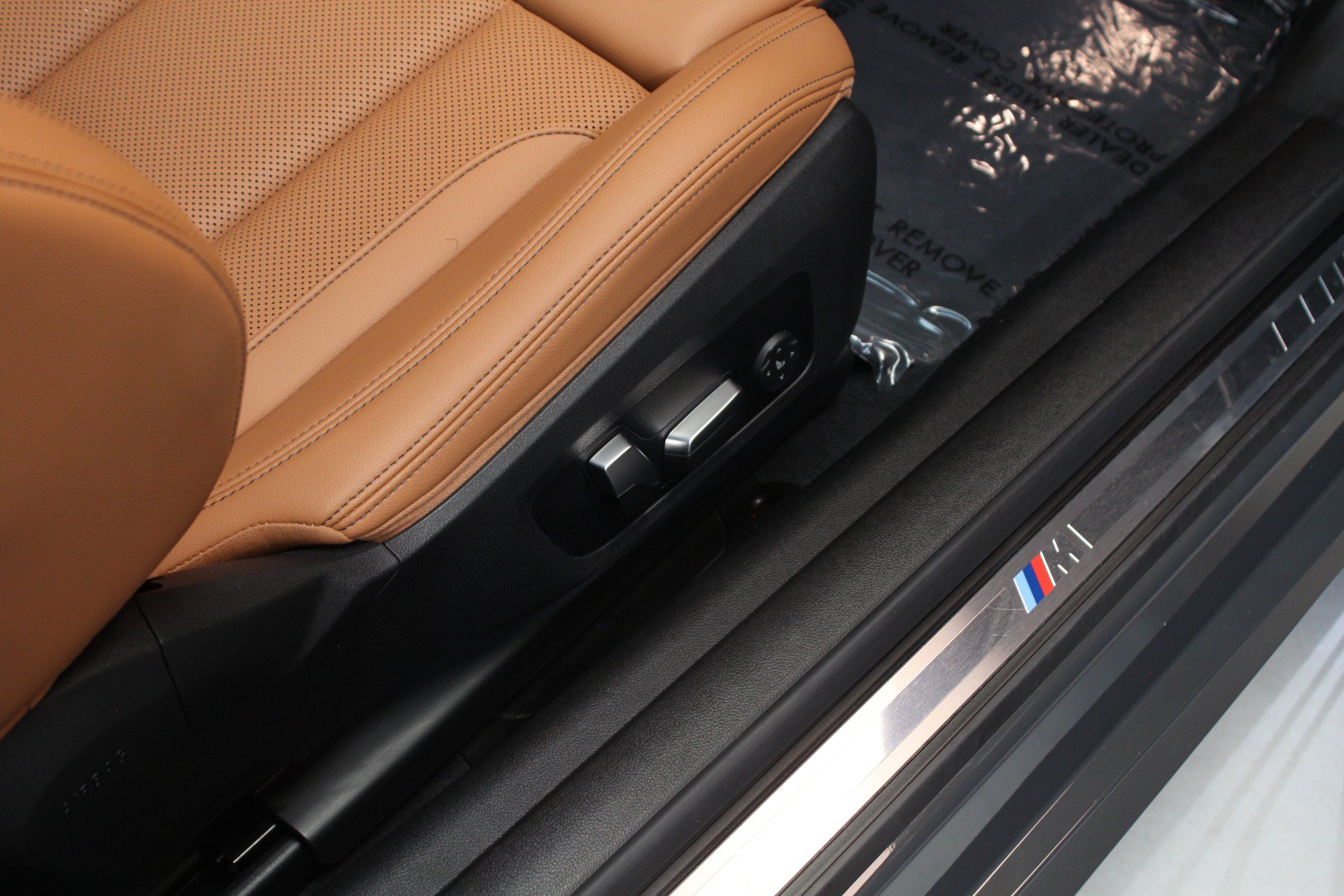 Used 2024 BMW M440i Convertible w/ Premium Package RWD image 57