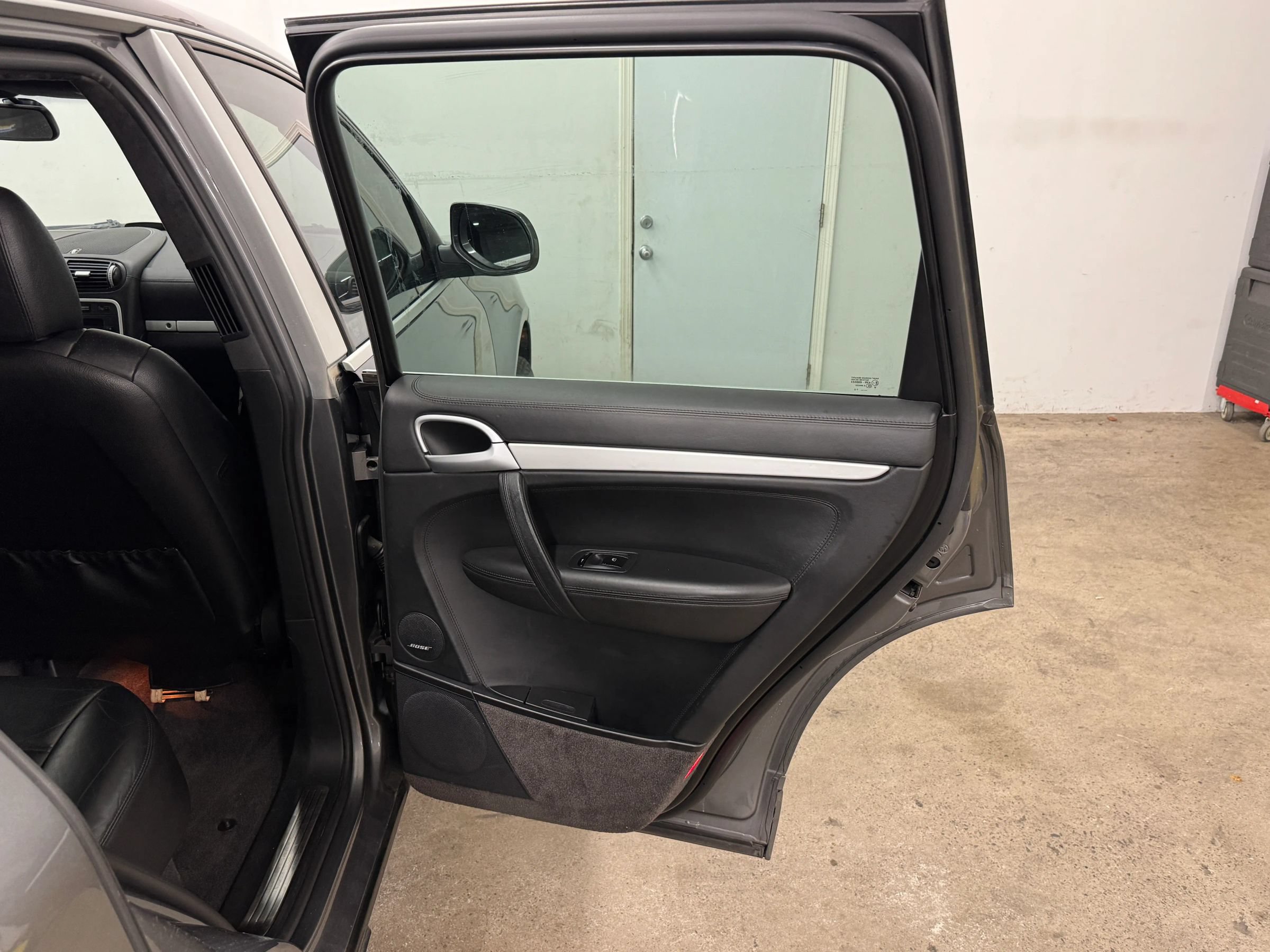 Used 2008 Porsche Cayenne Turbo AWD/4WD image 18
