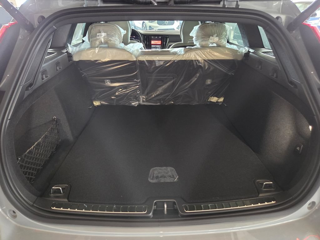 New 2026 Volvo V60 B5 Cross Country Ultra w/ Climate Package AWD/4WD image 13