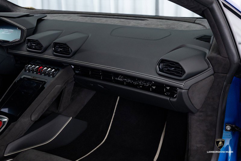 Used 2024 Lamborghini Huracan Sterrato image 47