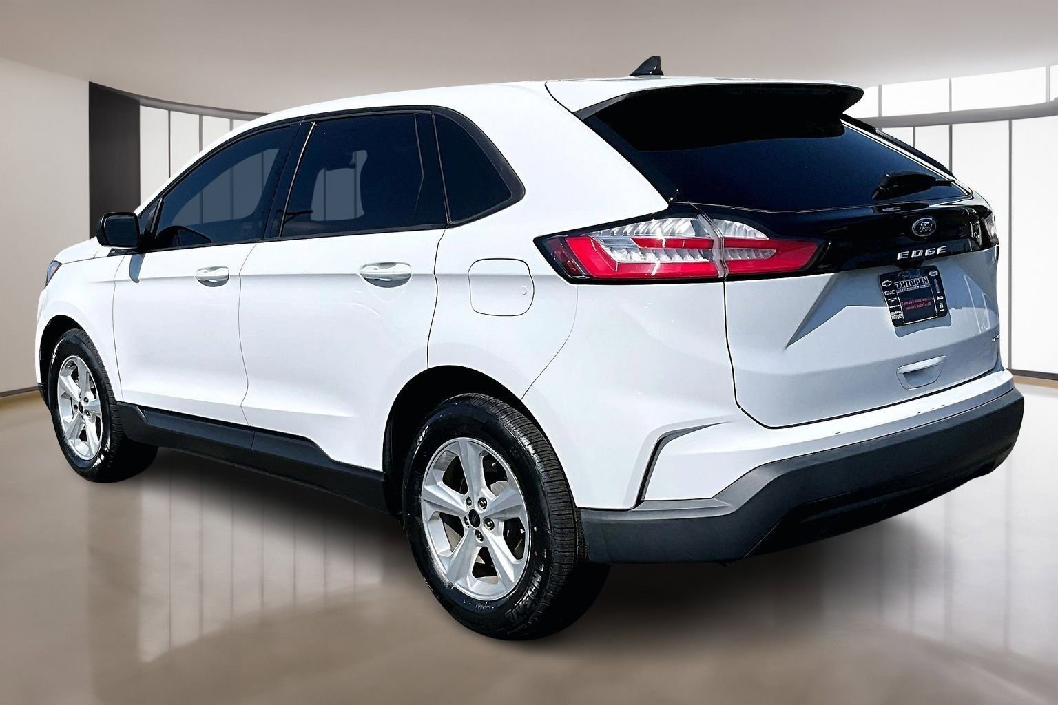 Used 2024 Ford Edge SE image 4