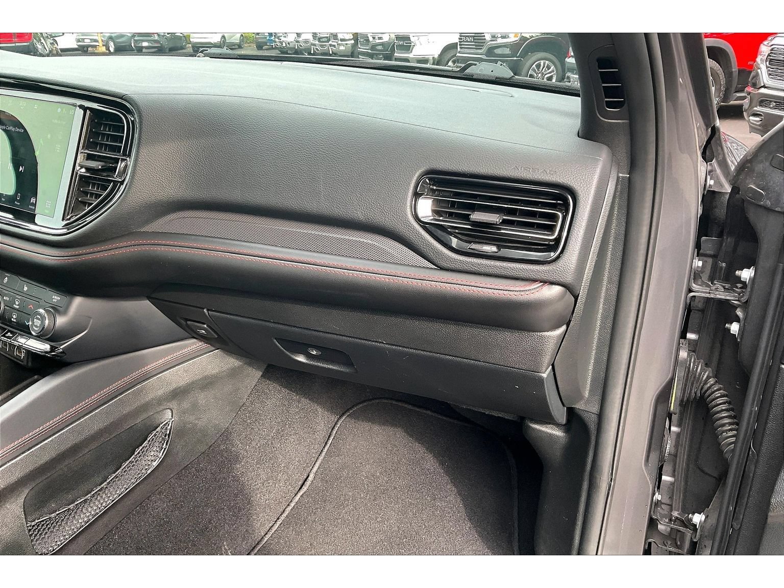 Used 2025 Dodge Durango GT AWD/4WD image 16