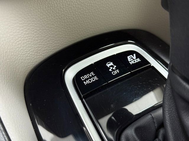 Used 2025 Toyota Corolla LE image 18
