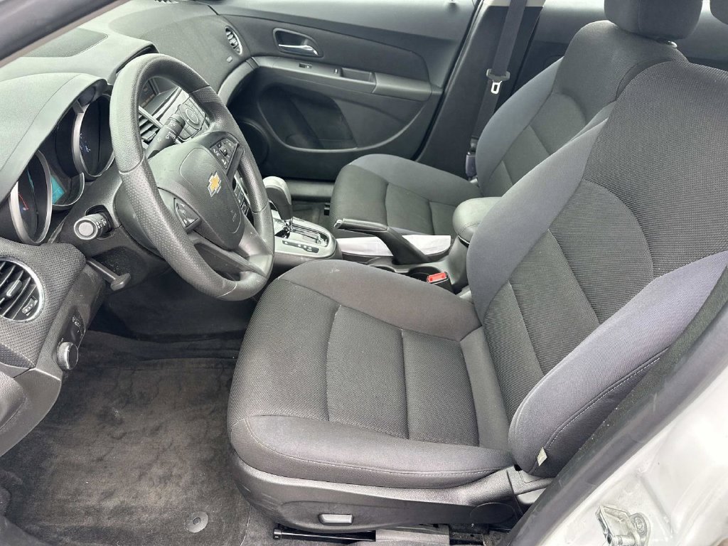 Used 2016 Chevrolet Cruze LT FWD image 19