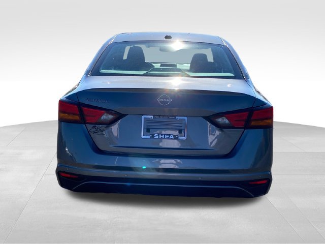 Used 2025 Nissan Altima 2.5 SV FWD image 3