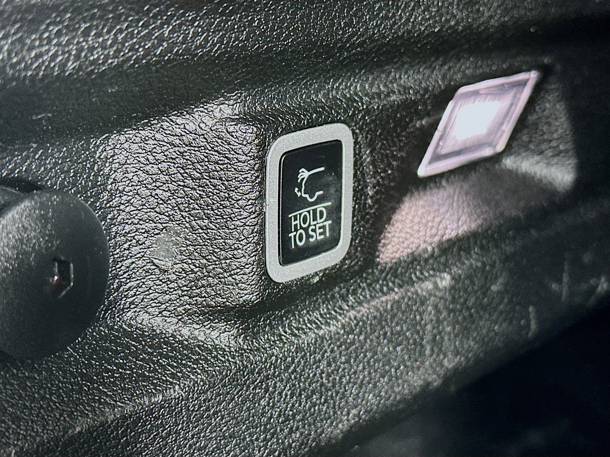 Used 2023 Jeep Grand Cherokee L Limited image 31