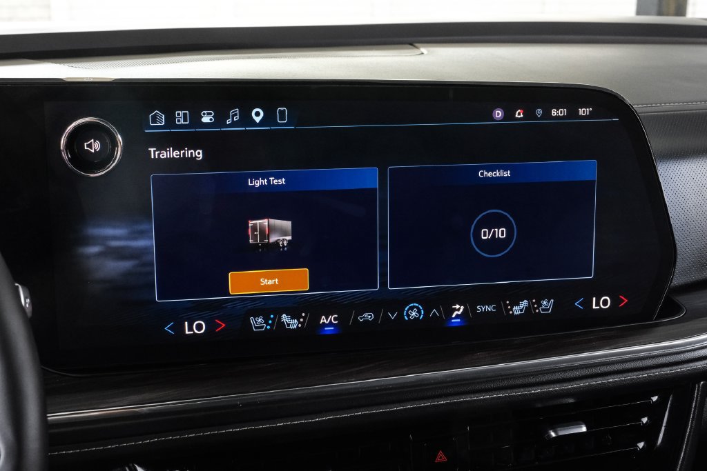 Used 2026 Chevrolet Suburban Premier RWD image 30
